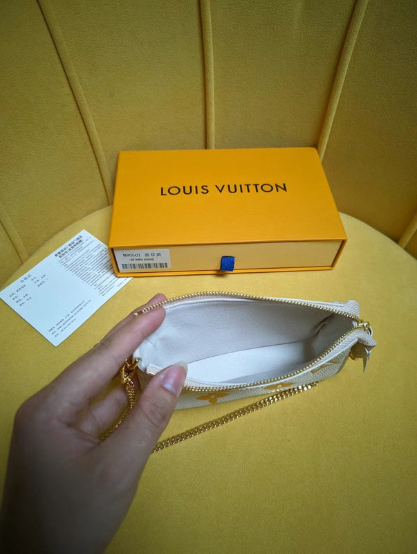 Louis Vuitton Luxury Bags 2470