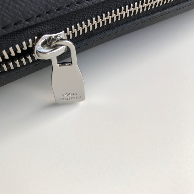 Louis Vuitton Luxury Bags 1806