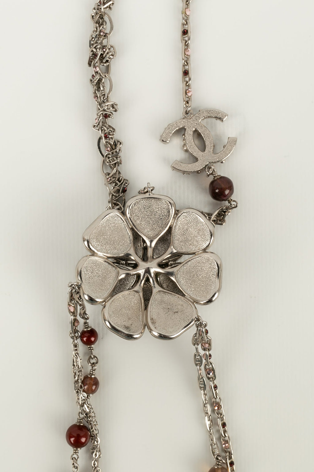 Collier cam��lia Chanel