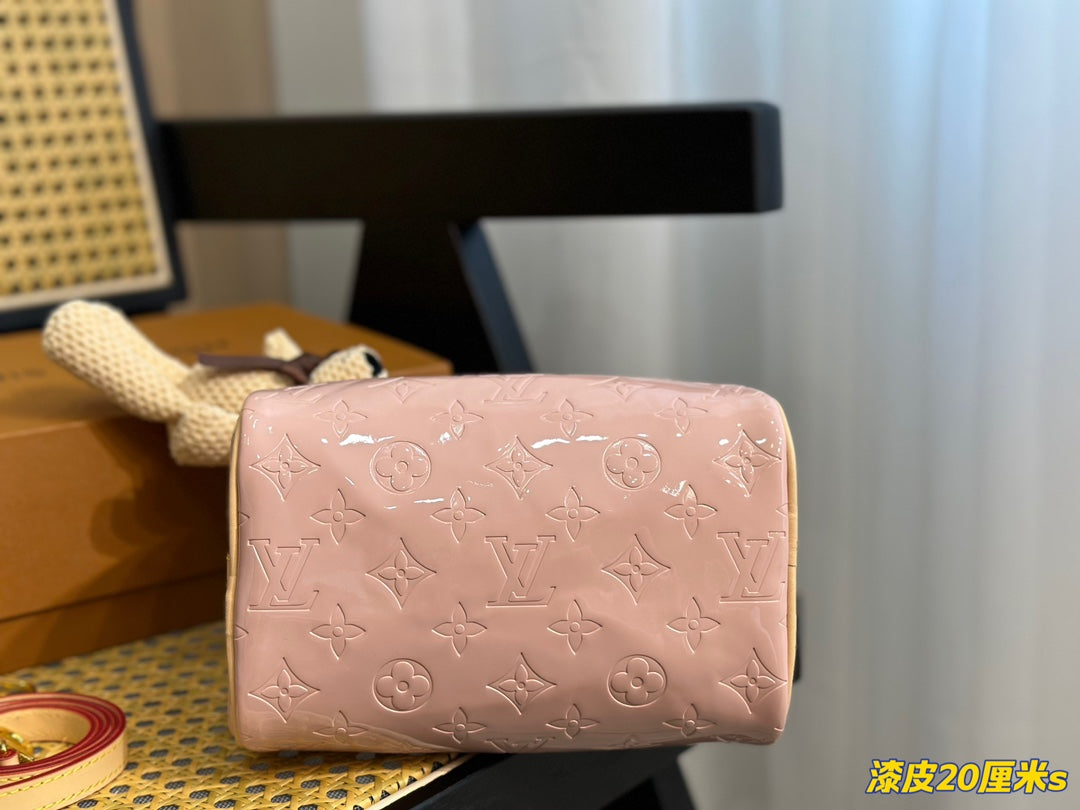 Luxury Bags Louis Vuitton  737