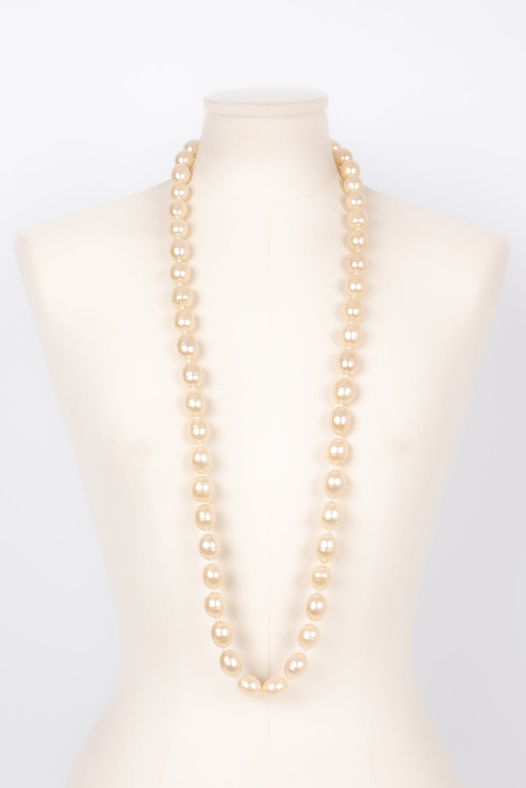 Collier de perles nacr��es Chanel 1990s