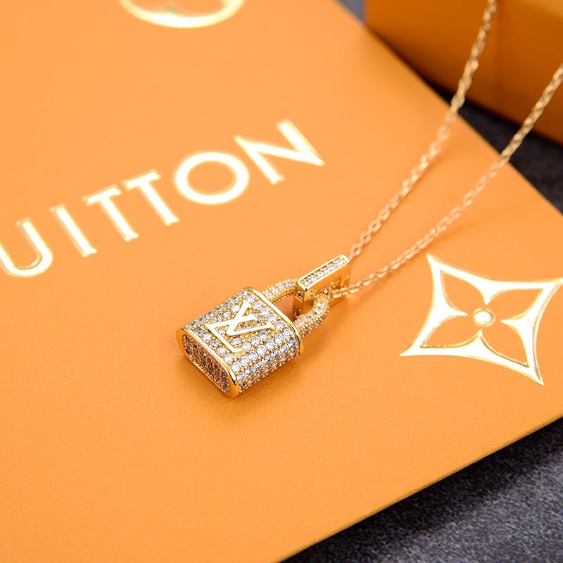BG - Holiday Necklace louis vuitton025
