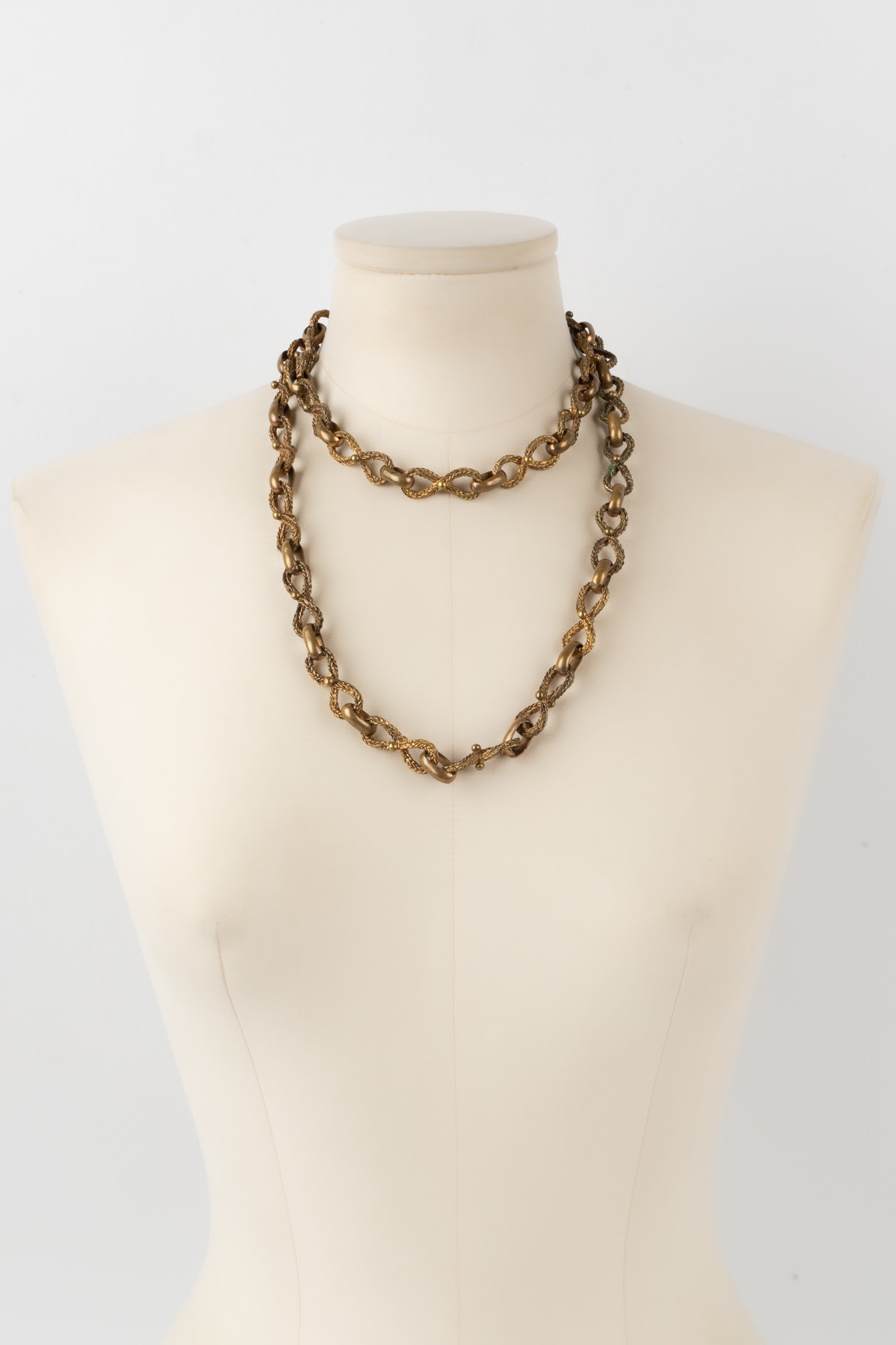 Collier dor�� Chanel 1950-60