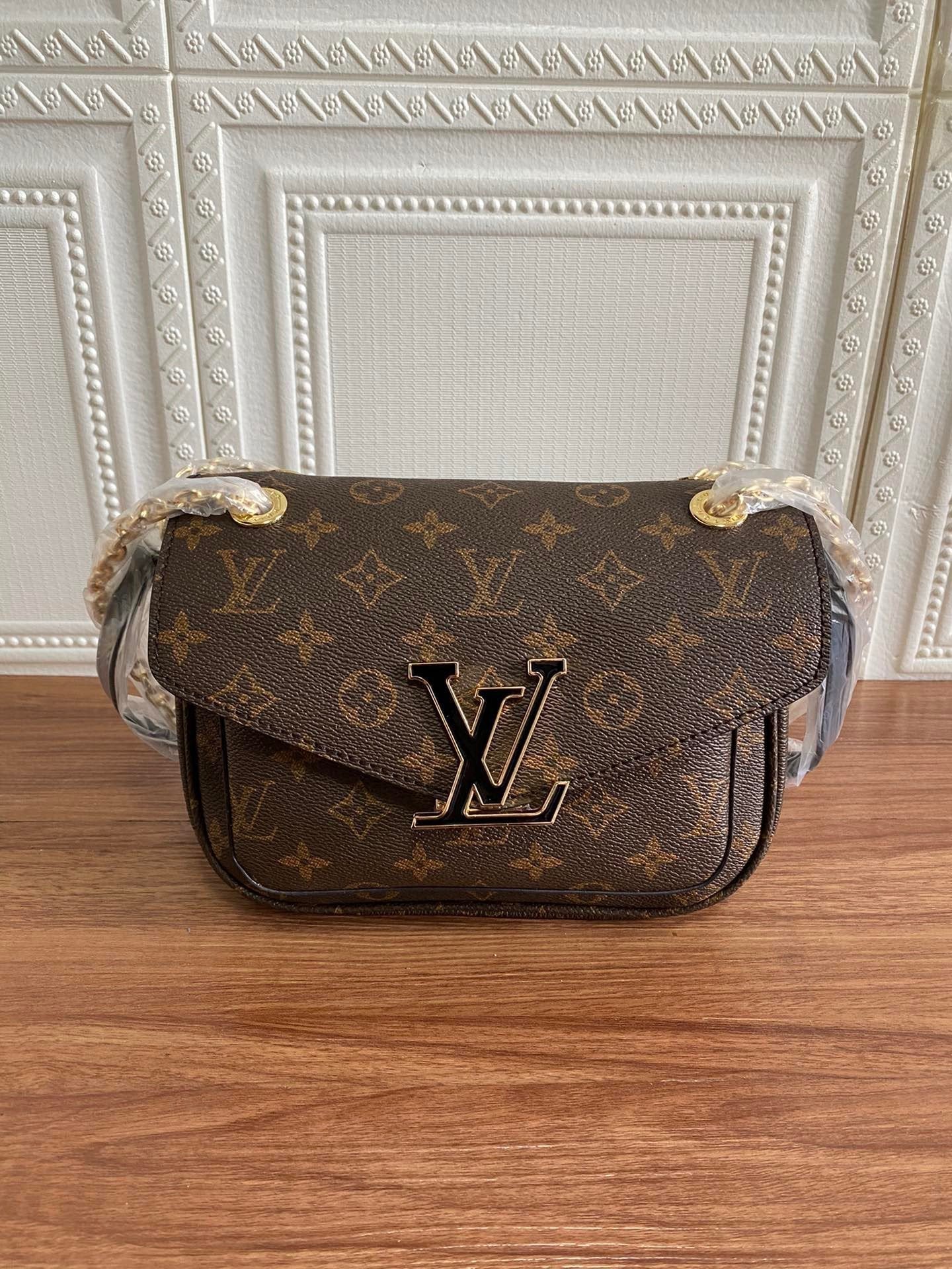 Designer Handbags Louis Vuitton 022