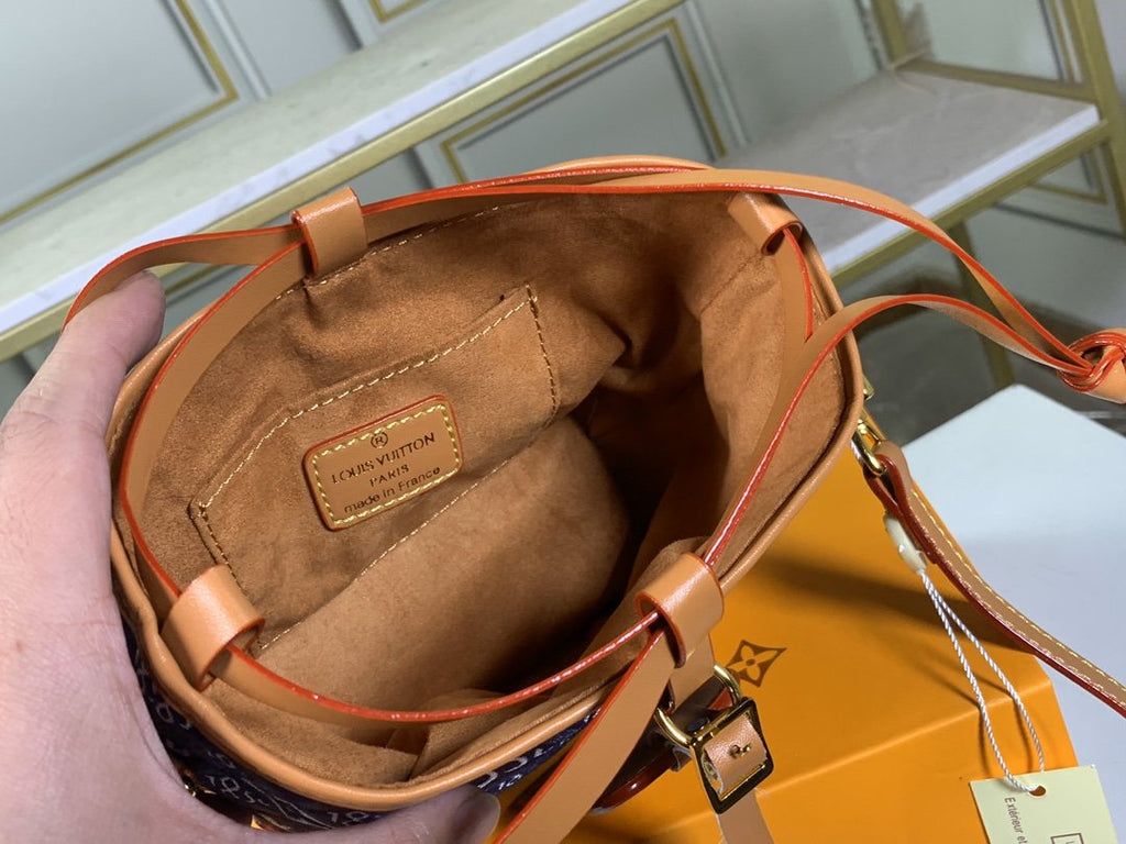 Designer Handbags louis vuitton 099