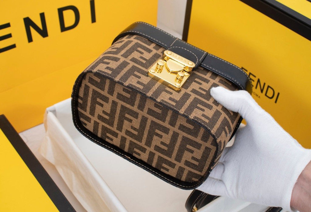 Designer Handbags Fendi 023