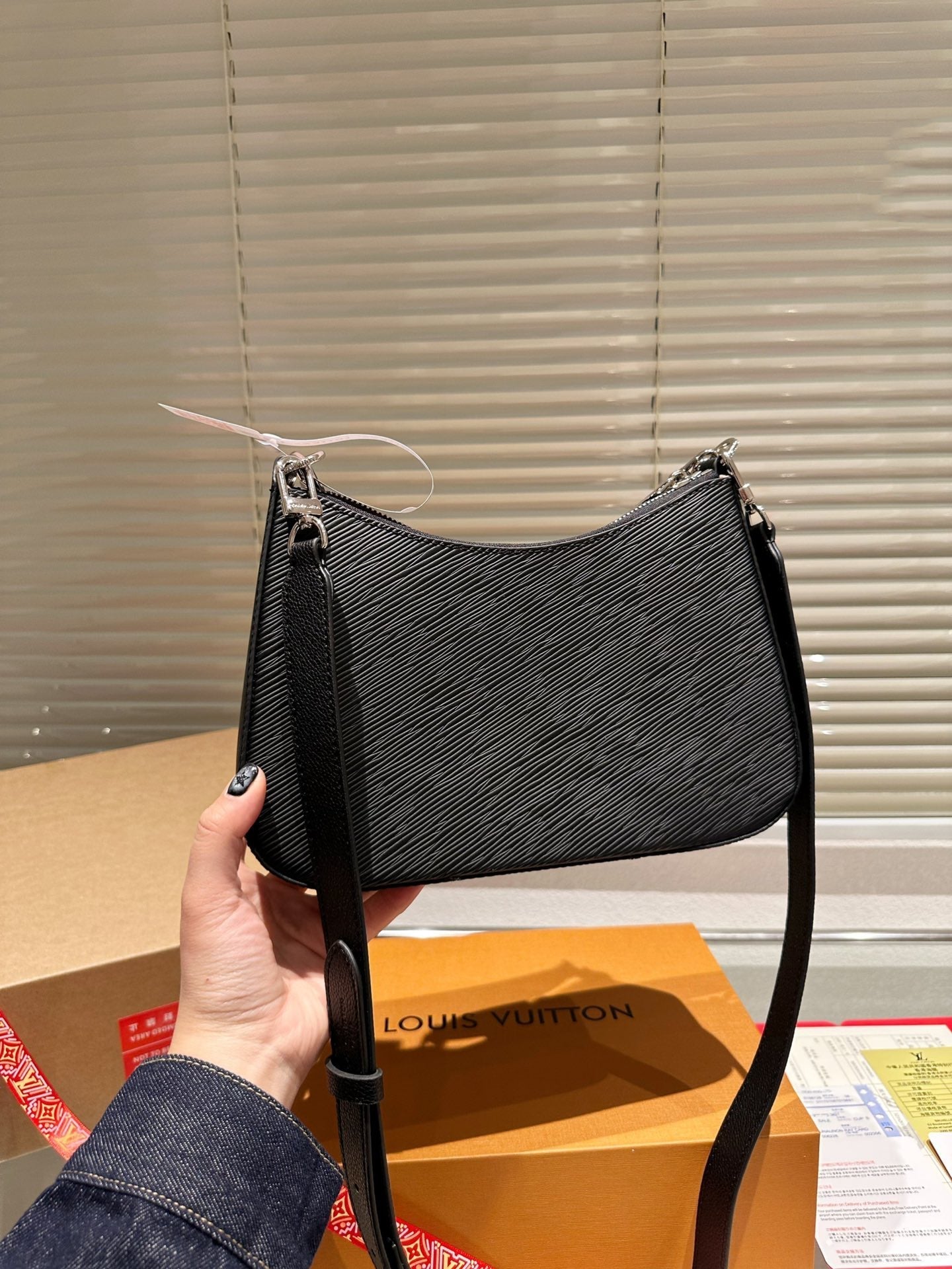 Luxury Bags Louis Vuitton  774