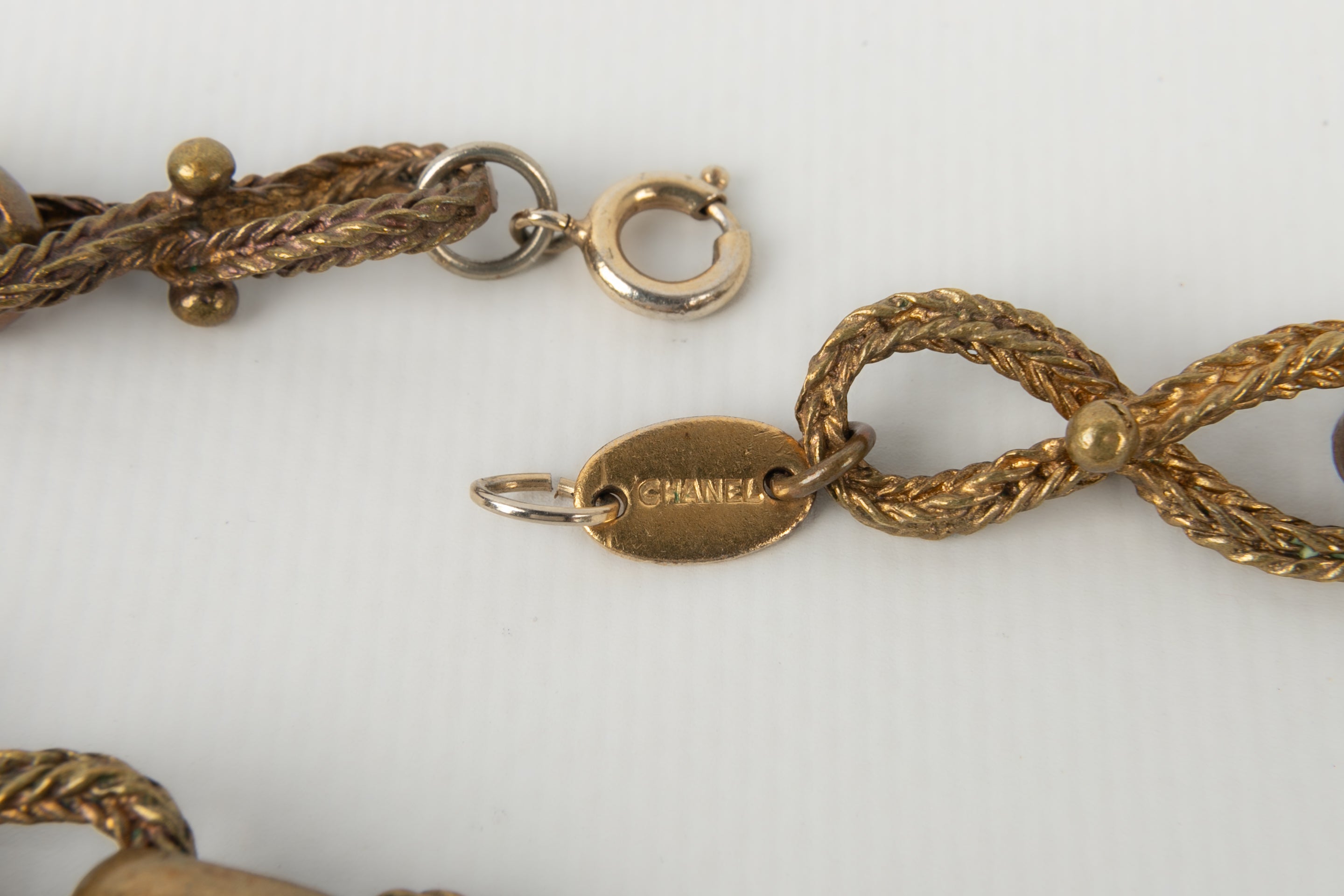 Collier dor�� Chanel 1950-60