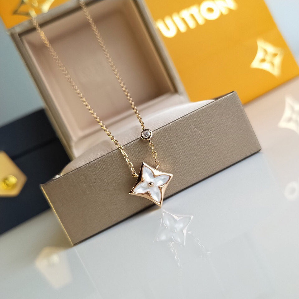 BG - Holiday Necklace louis vuitton019