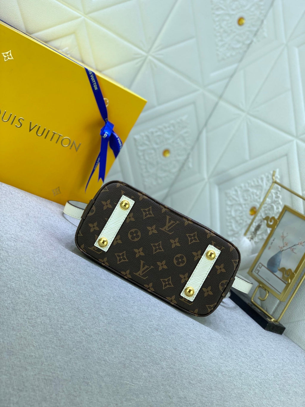 Luxury Bags Louis Vuitton  839
