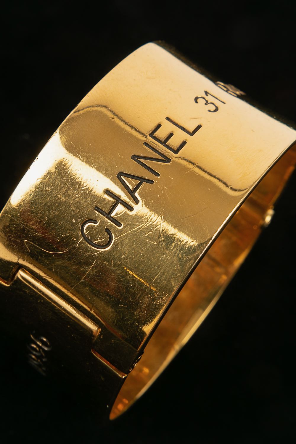 Bracelet doré Chanel