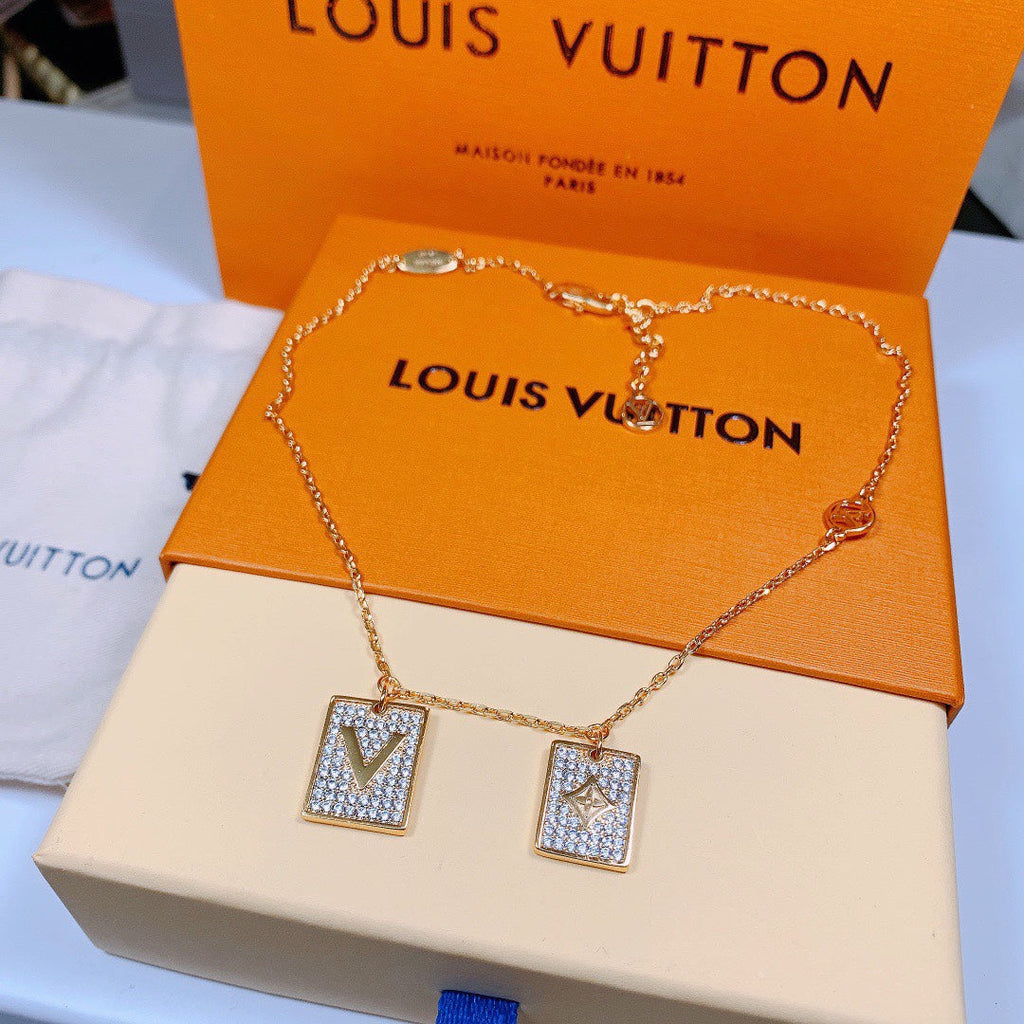 BG - Holiday Necklace louis vuitton018