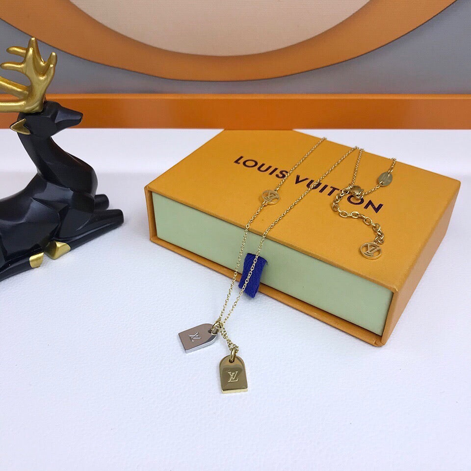 BG - Holiday Necklace louis vuitton017