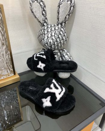 louis vuitton Women's Magnetic Flat Mule Black For Women LV