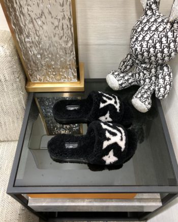louis vuitton Women's Magnetic Flat Mule Black For Women LV