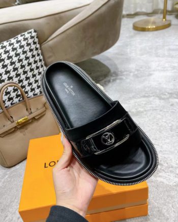 louis vuitton Women's Pool Pillow Flat Comfort Mule Black For Women LV