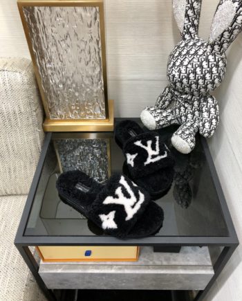 louis vuitton Women's Magnetic Flat Mule Black For Women LV