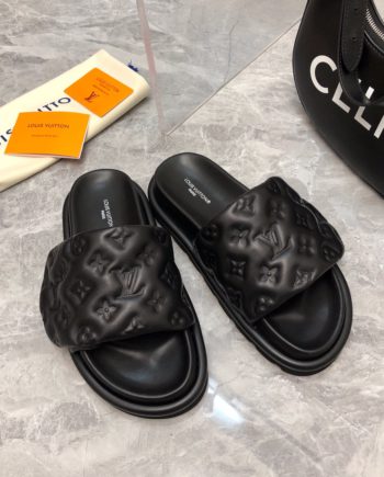 louis vuitton Women's Pool Pillow Flat Comfort Mule Black For Women 1AABKM