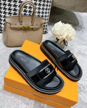 louis vuitton Women's Pool Pillow Flat Comfort Mule Black For Women LV