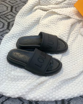 louis vuitton Women's Pool Pillow Flat Comfort Mule Black For Women LV