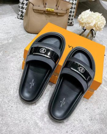 louis vuitton Women's Pool Pillow Flat Comfort Mule Black For Women LV
