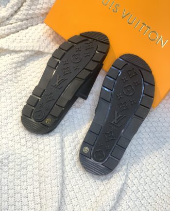 louis vuitton Women's Pool Pillow Flat Comfort Mule Black For Women LV