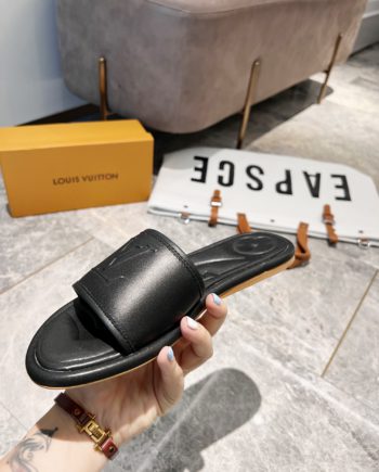 louis vuitton Women's Magnetic Flat Mule Black For Women 1AA1LT