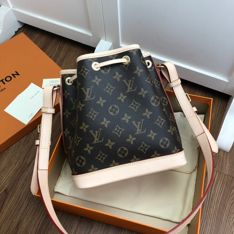 Louis Vuitton Luxury Bags 1982