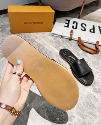 louis vuitton Women's Magnetic Flat Mule Black For Women 1AA1LT
