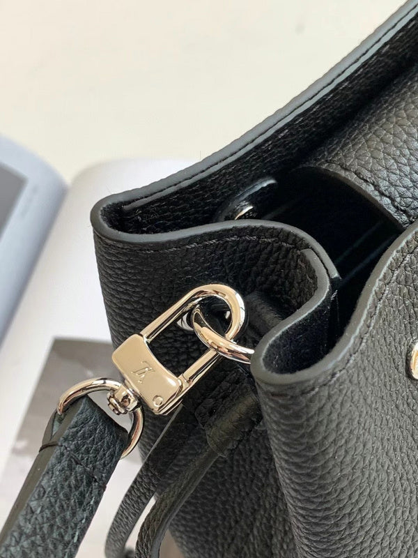 Louis Vuitton Luxury Bags 2584
