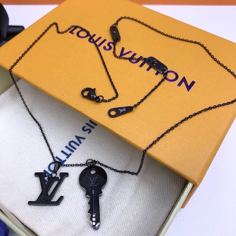 BG - Holiday Necklace louis vuitton020