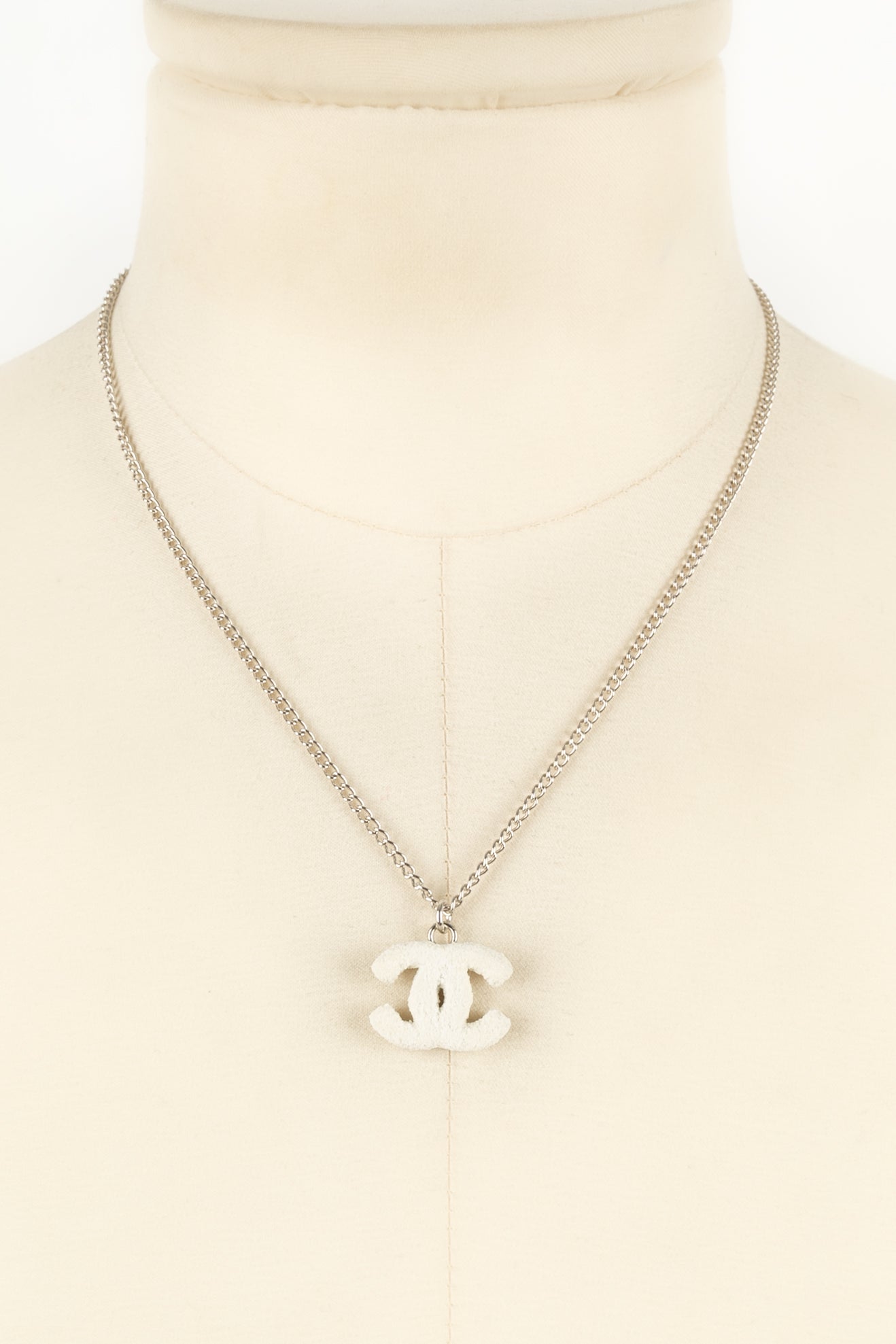 Collier cc Chanel