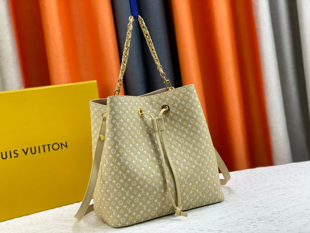 Luxury Bags Louis Vuitton  872