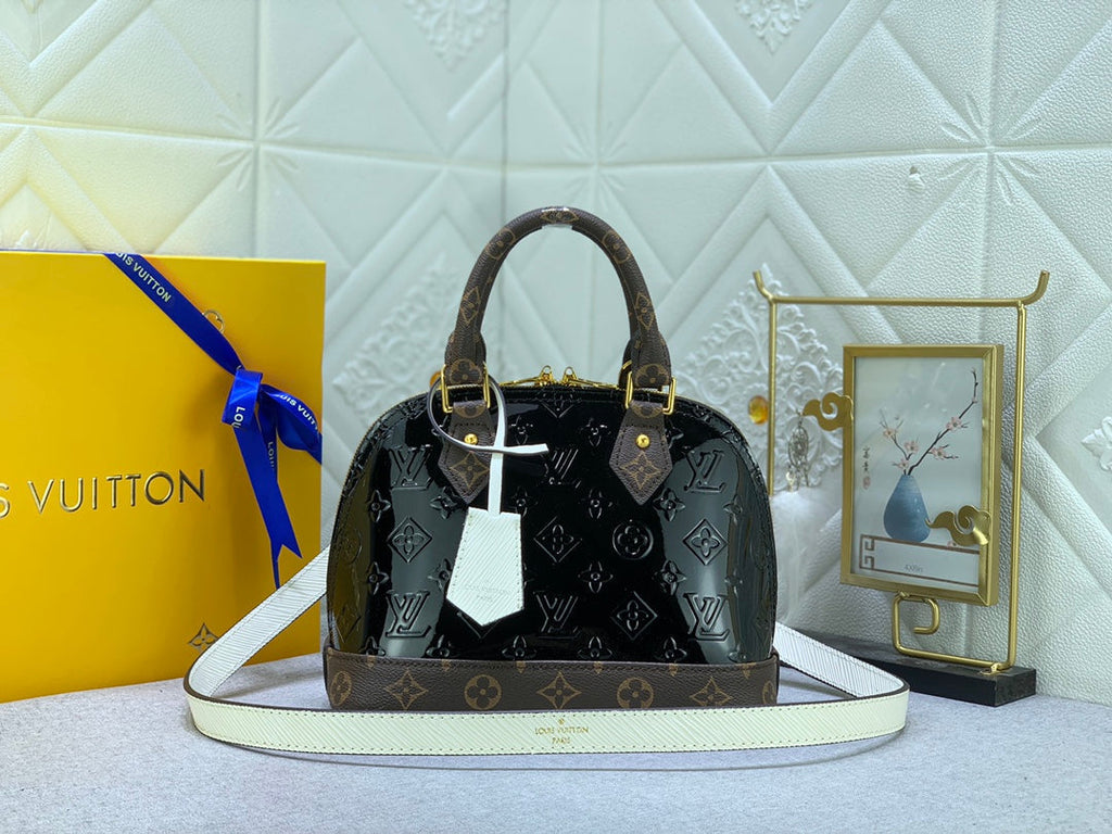 Luxury Bags Louis Vuitton  839