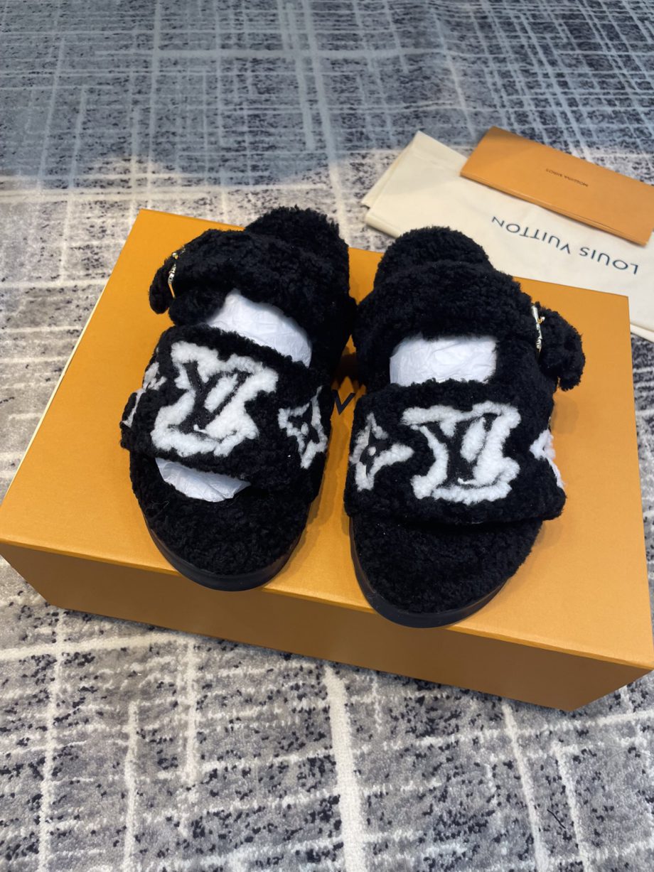 louis vuitton Women's Paseo Flat Comfort Mule Black For Women 1AACR8