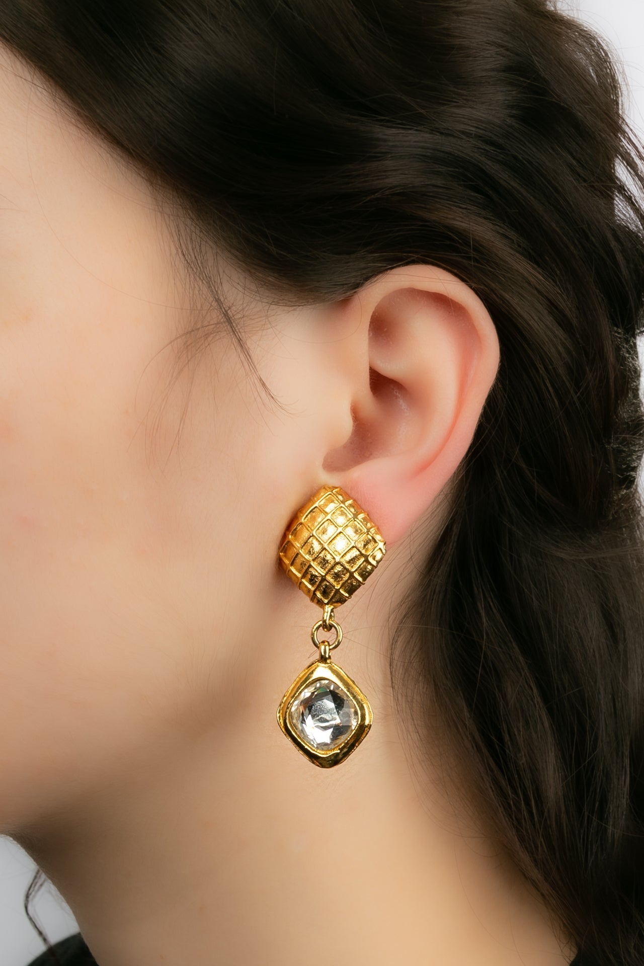 Parure perl��e et strass��e Chanel