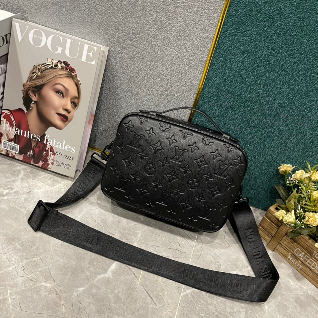 Luxury Bags Louis Vuitton  855