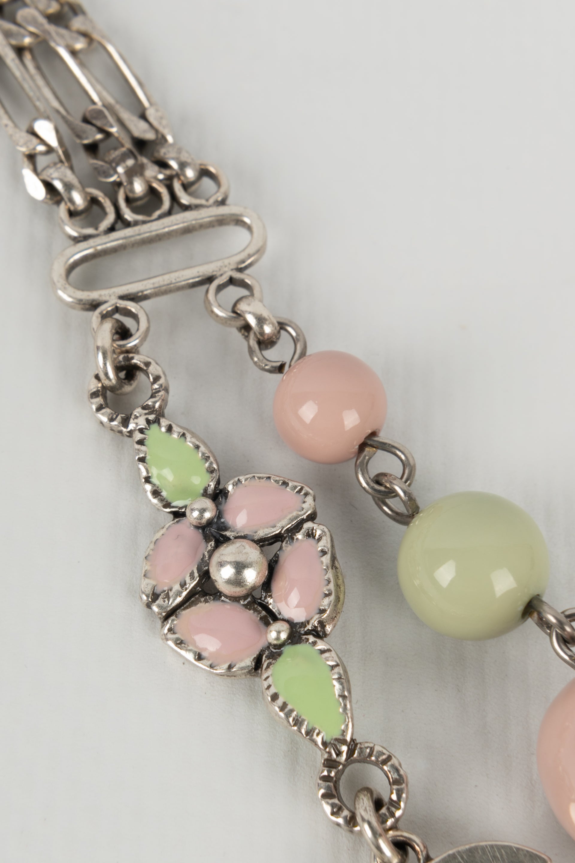 Collier pastel Chanel Croisi��re 2003