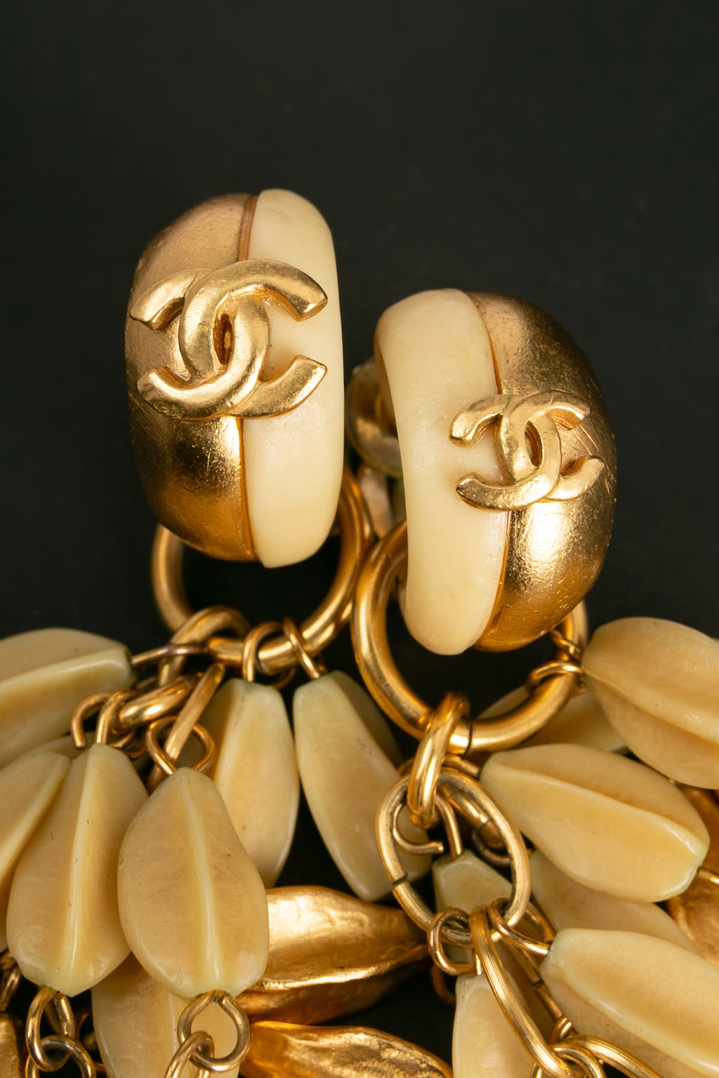 Boucles d'oreilles dorées Chanel