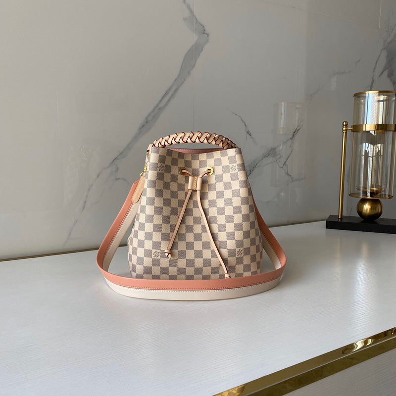 Louis Vuitton Luxury Bags 2699