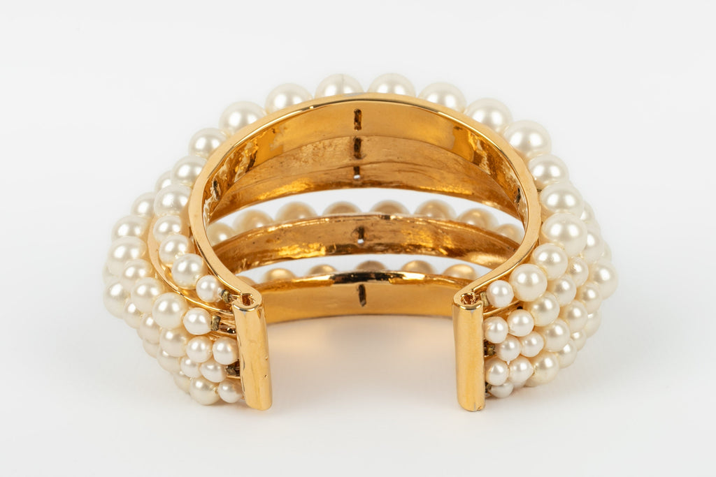 Bracelet manchette de perles nacrées Chanel