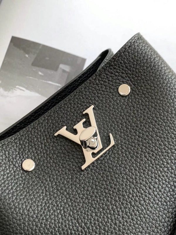 Louis Vuitton Luxury Bags 2584