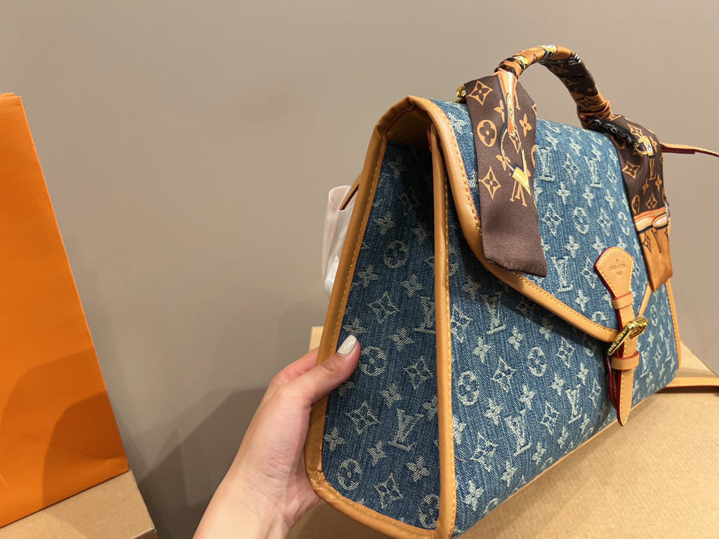 Luxury Bags Louis Vuitton  729