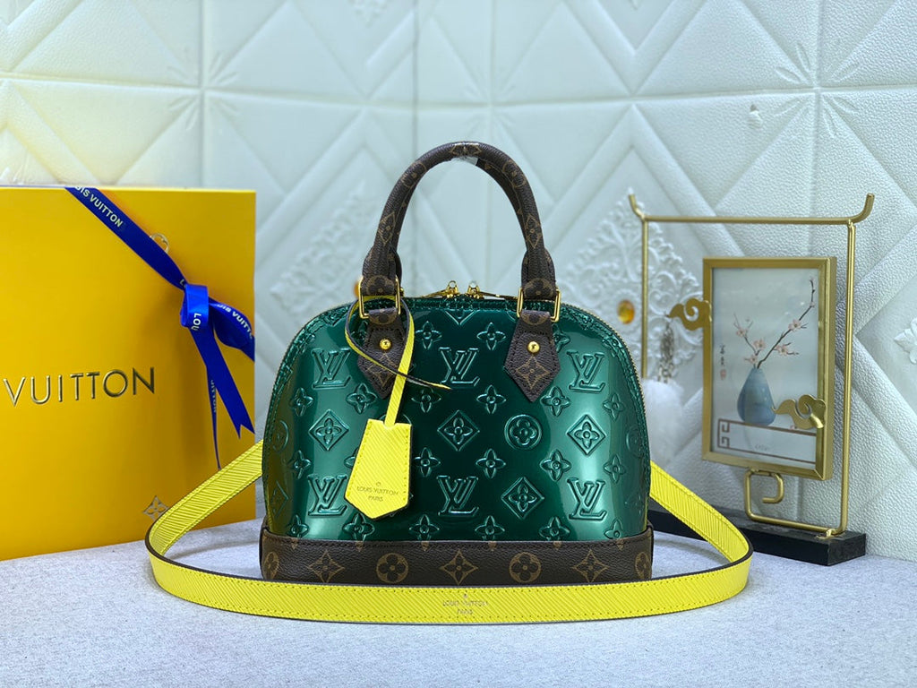 Luxury Bags Louis Vuitton  834
