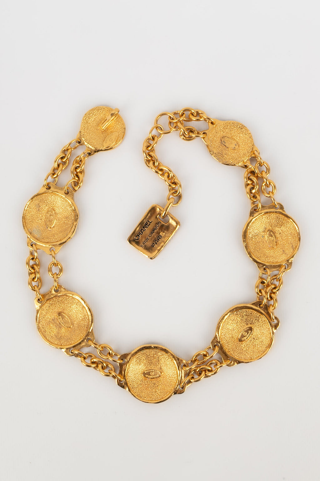 Collier court en m��tal dor�� Chanel