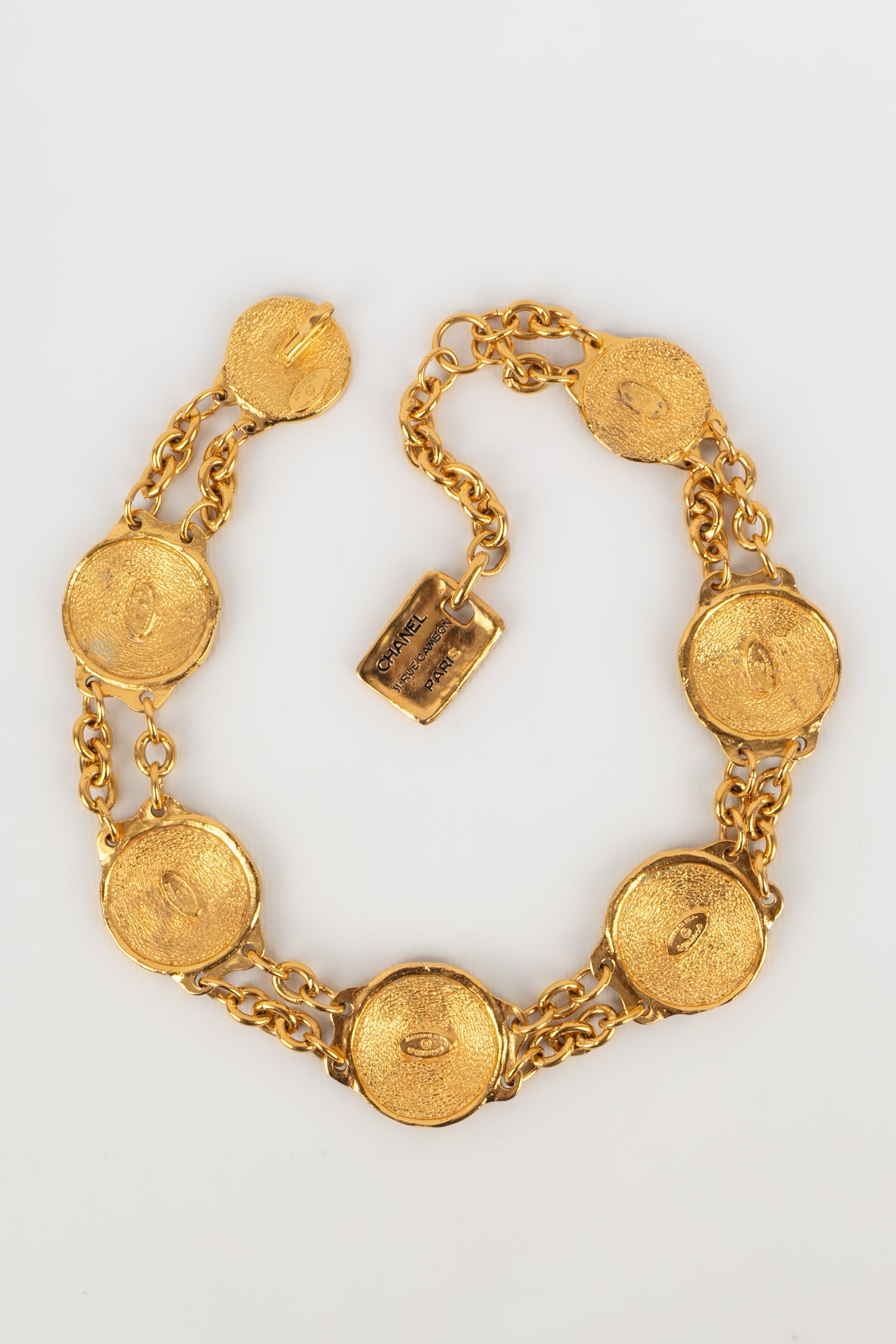 Collier court en m��tal dor�� Chanel