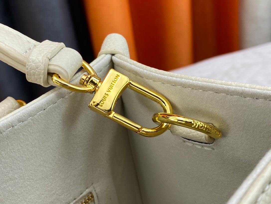 Luxury Bags Louis Vuitton  798