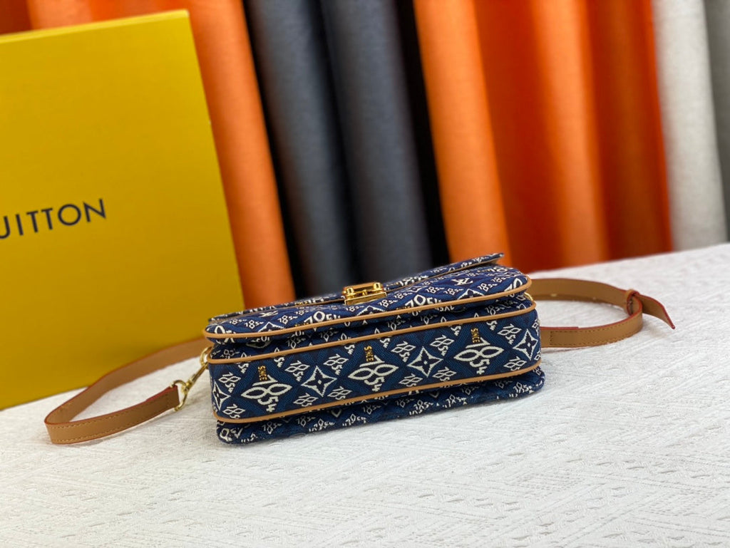 Luxury Bags Louis Vuitton  802