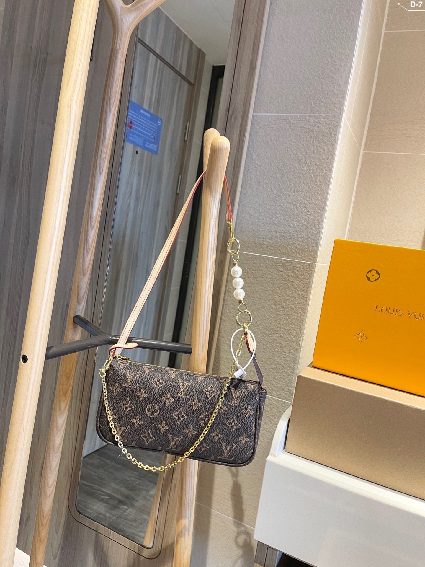 Designer Handbags Louis Vuitton 474