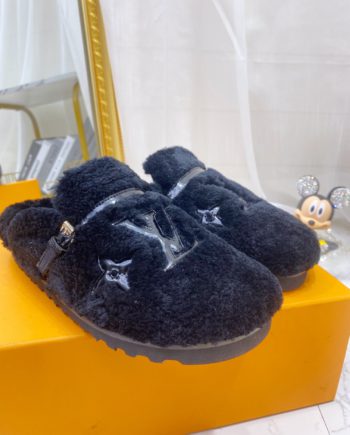 louis vuitton Women's Winterbreak Flat Comfort Mule Dark Blue For Women LV